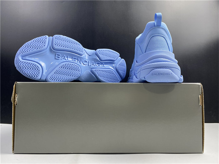 BLCG Triple S Light Blue  524039 W2FW1 4800