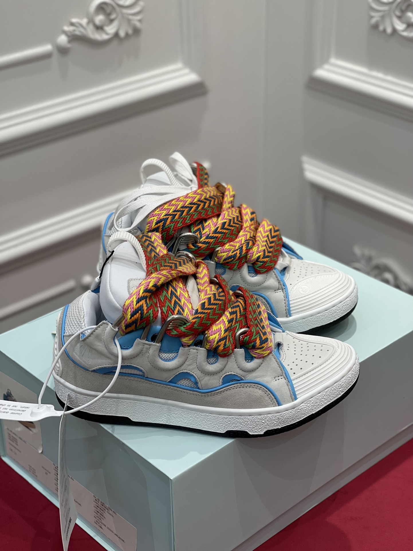 Lanvon Leather Curb,