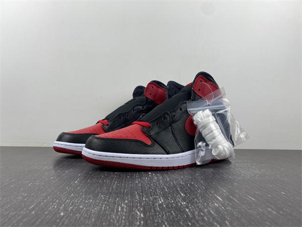 Jordan1 Retro Banned 432001-001
