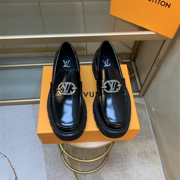 Lv Loafer 009