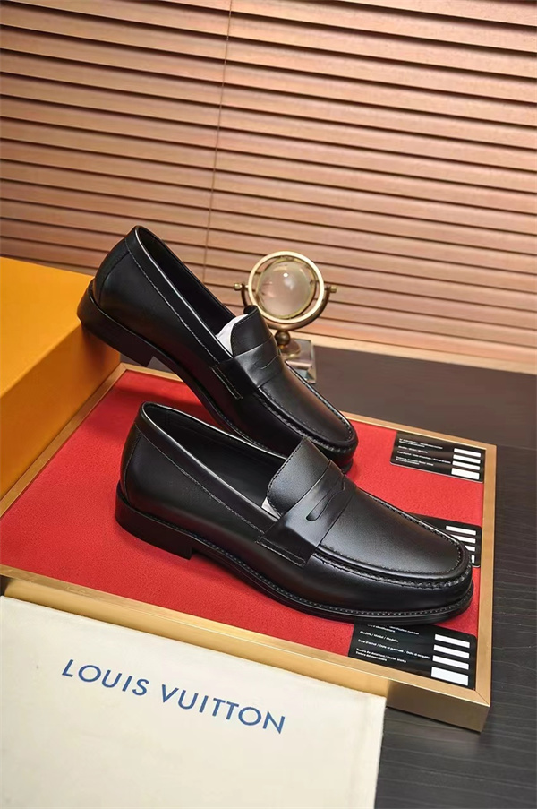 Lv Loafer 056