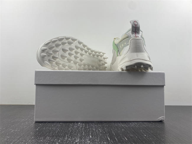 Off-White c/o Virgil Abloh