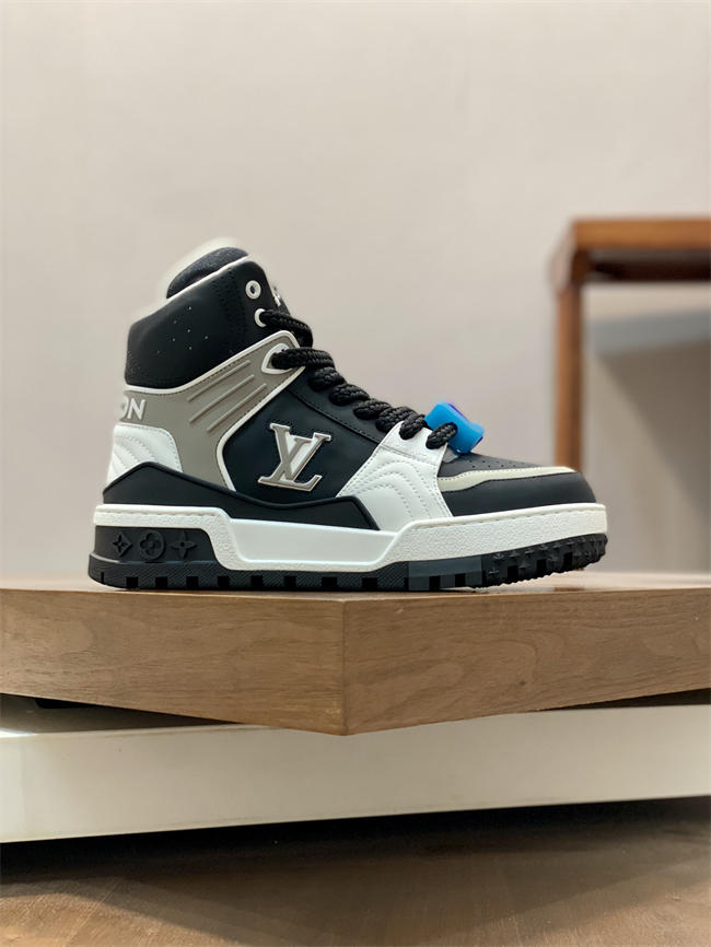 Lv Trainer Sneaker 9