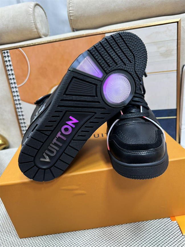 Lv Trainer Sneaker