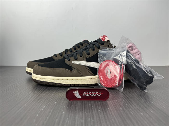 Jordan1 Retro OG SP Travis Scott CQ4277-001