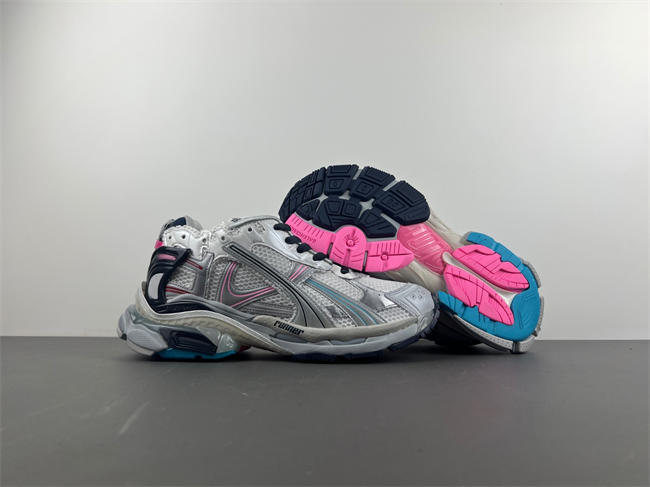 7.5Balenciaga 772774-W3RNY-0322