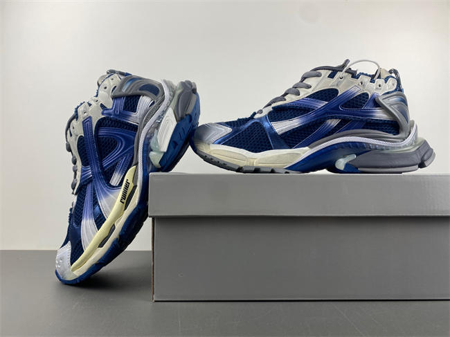 7.5Balenciaga 772774-WRUNG 2410