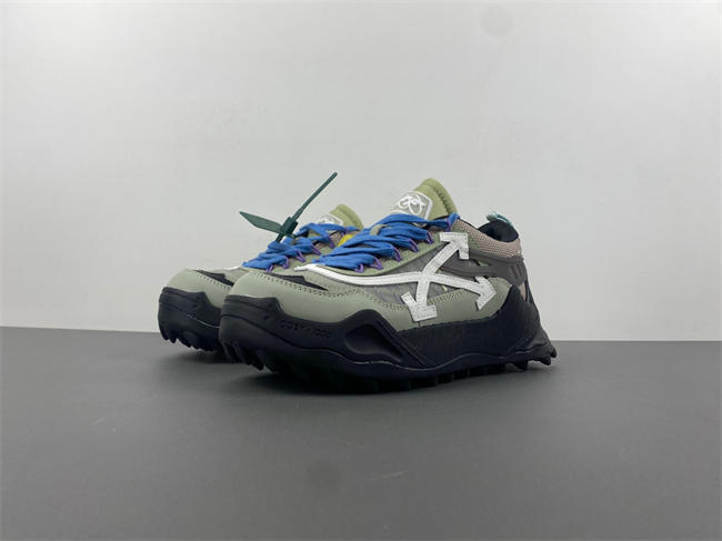 Off-White c/o Virgil Abloh