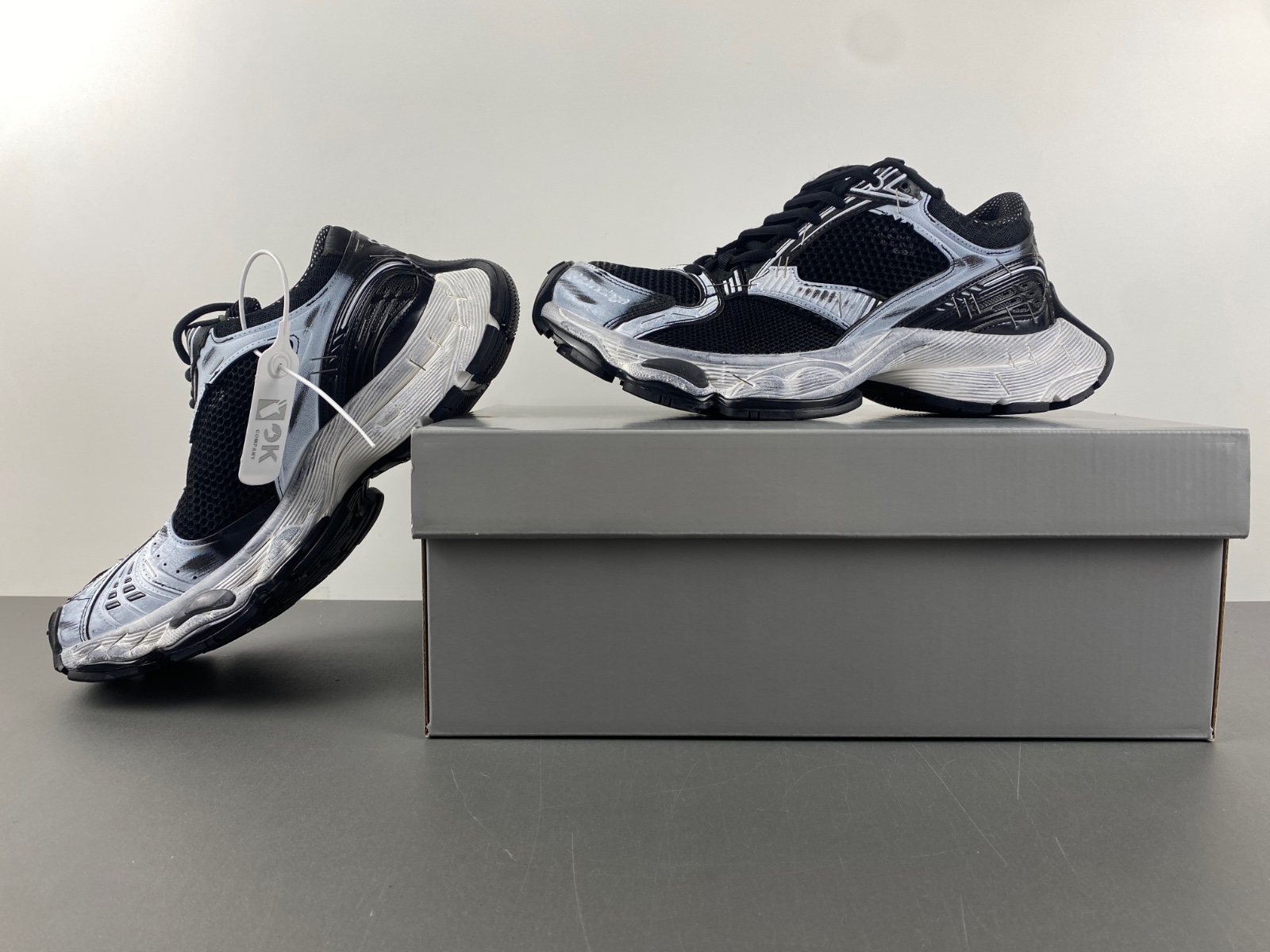 14 Balenciaga  803681-W3ST4-0120