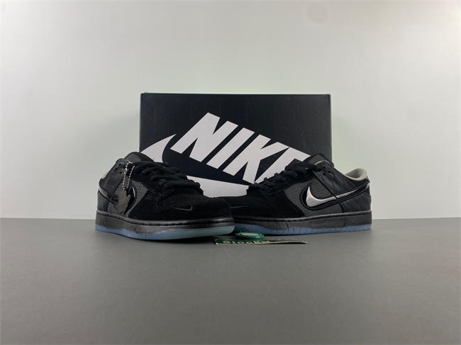 Division Street x Nike Dunk Low Lux “Oregon Black” HV1470-001