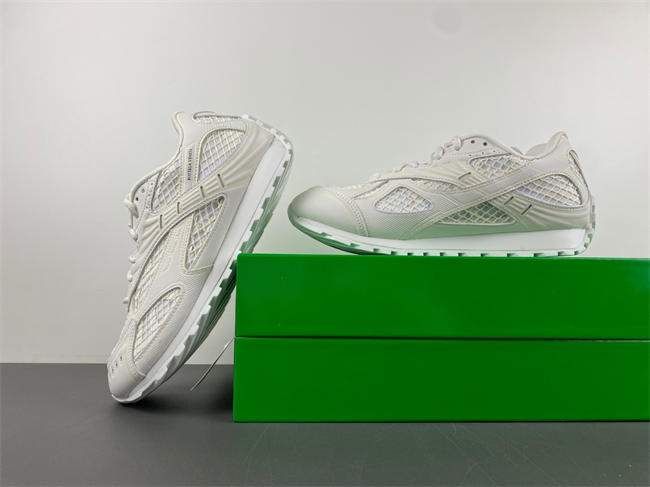 Bottega Veneta Orbit Surf 741357 V2X40 9013