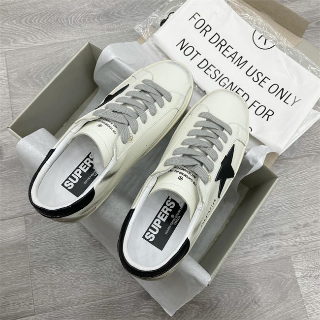 Golden Goose Sneaker