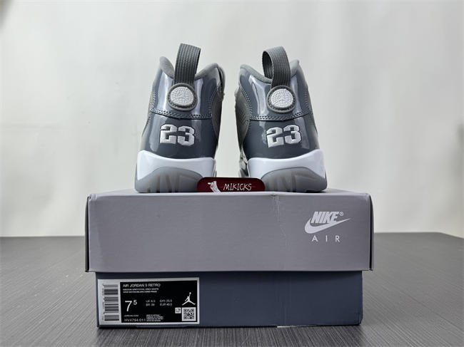 Air Jordan 9 Retro 
