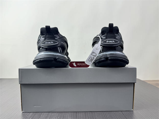 BLCG TRACK SNEAKER 542023 W1GB1 2045 with LED