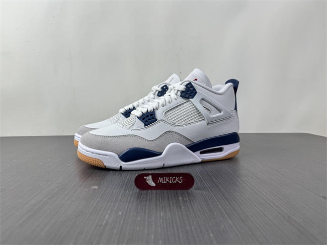 Nike SB x Air Jordan 4 “Navy”  DR5415-100
