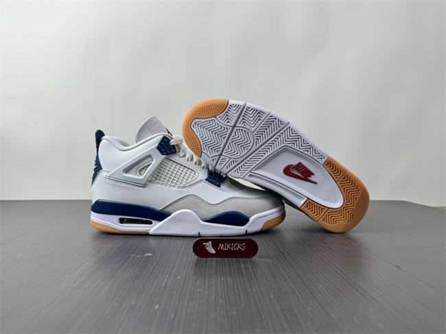 Nike SB x Air Jordan 4 “Navy”  DR5415-100