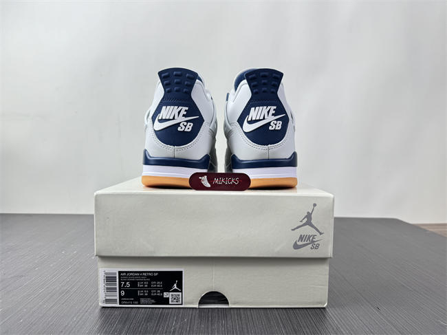 Nike SB x Air Jordan 4 “Navy”  DR5415-100